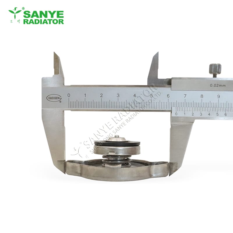 Radiator cap 6.5x4.5x2.5 (cm) with spout Aluminum Iron Galvanized
