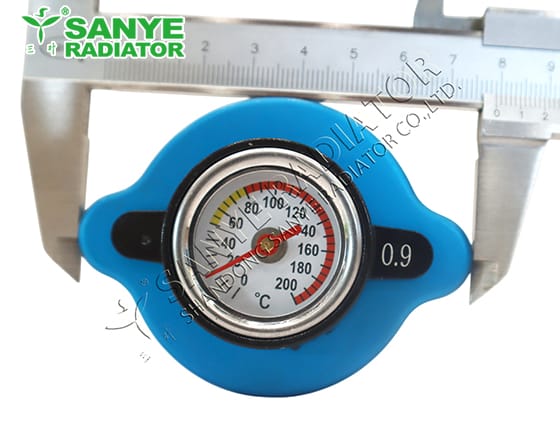 Medium radiator cap with visual thermometer