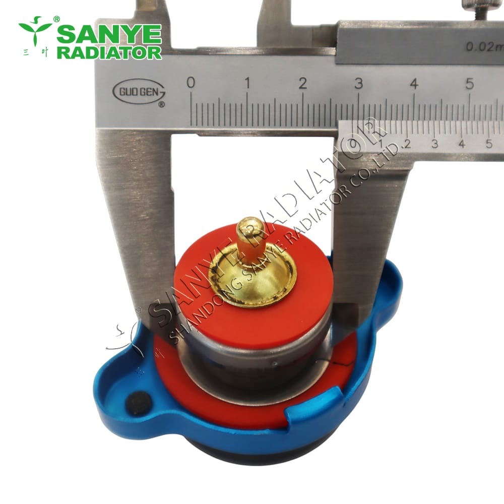 Small radiator cap with visual thermometer